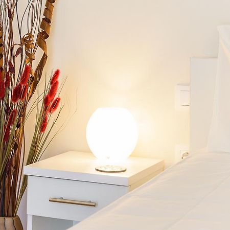 Appartamento Charmy Petit Flat In Atene Esterno foto