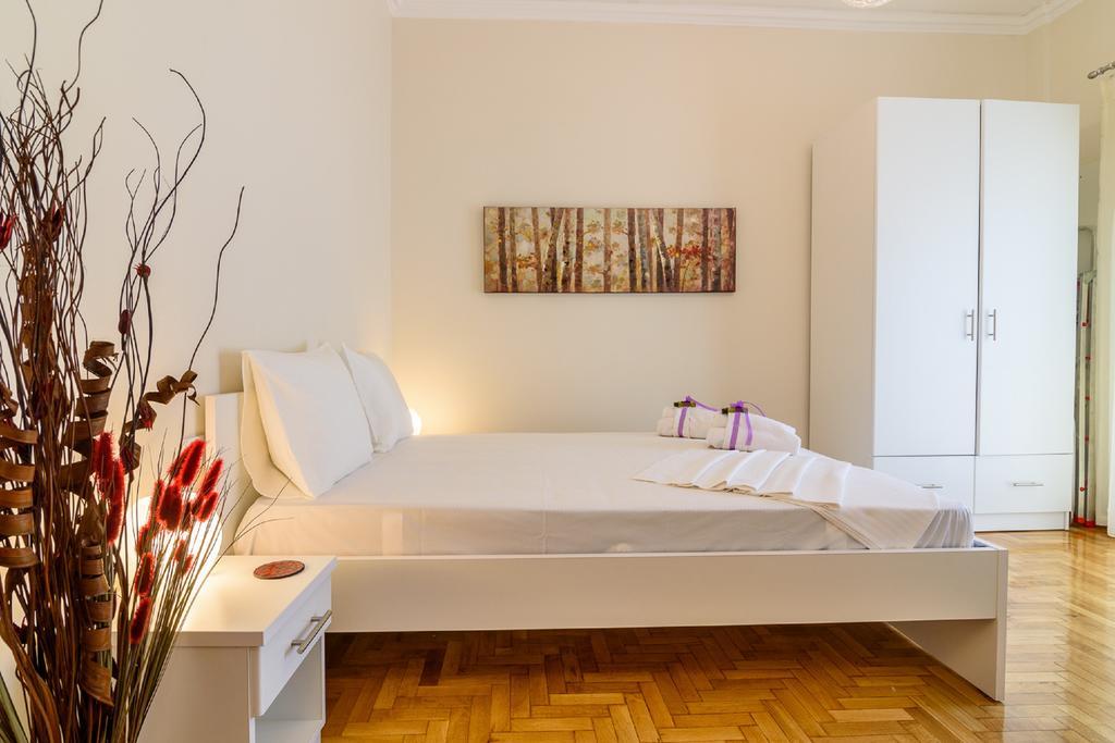 Appartamento Charmy Petit Flat In Atene Esterno foto